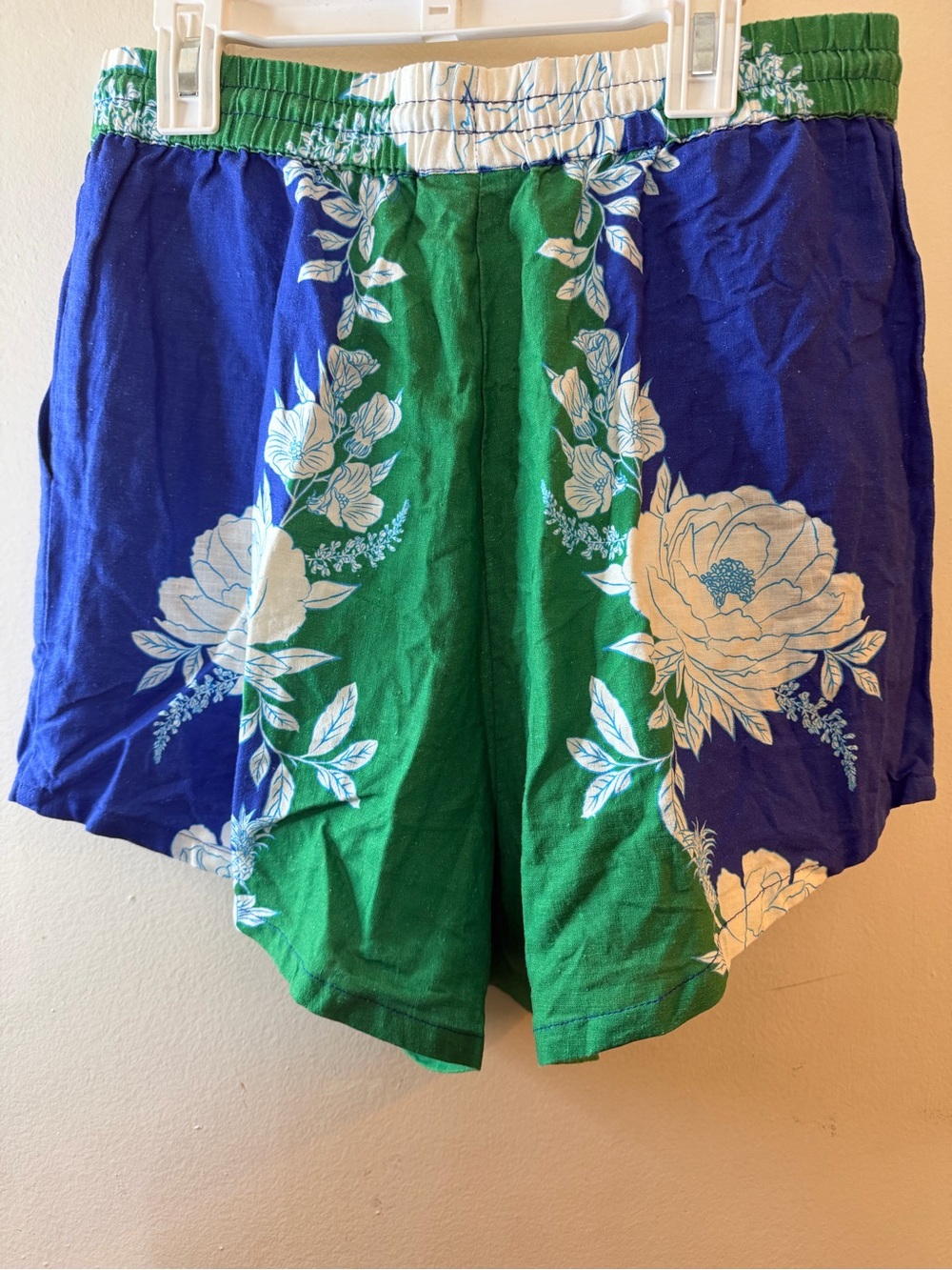 FARM Rio Soft Garden Blue Floral Linen Blend Shorts NWT Size Small - Picture 7 of 11
